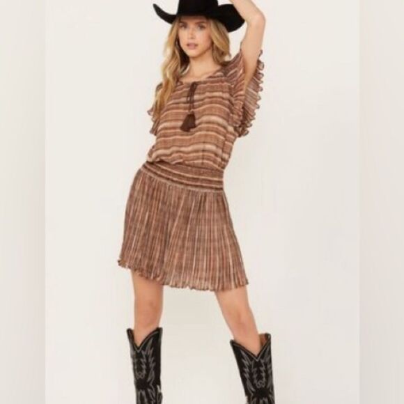 NWT Shyanne DRESS - Picture 1 of 9